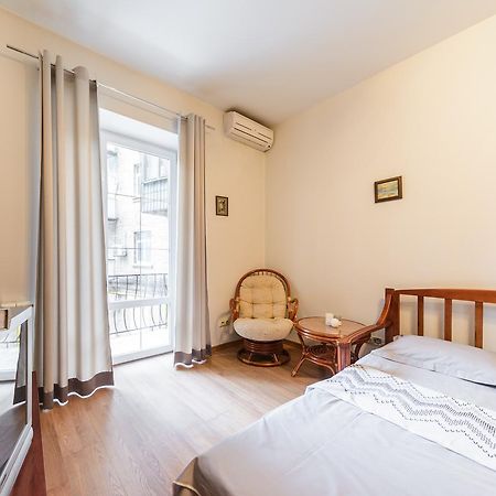 1-Room Apartments Kiev City Center Екстериор снимка