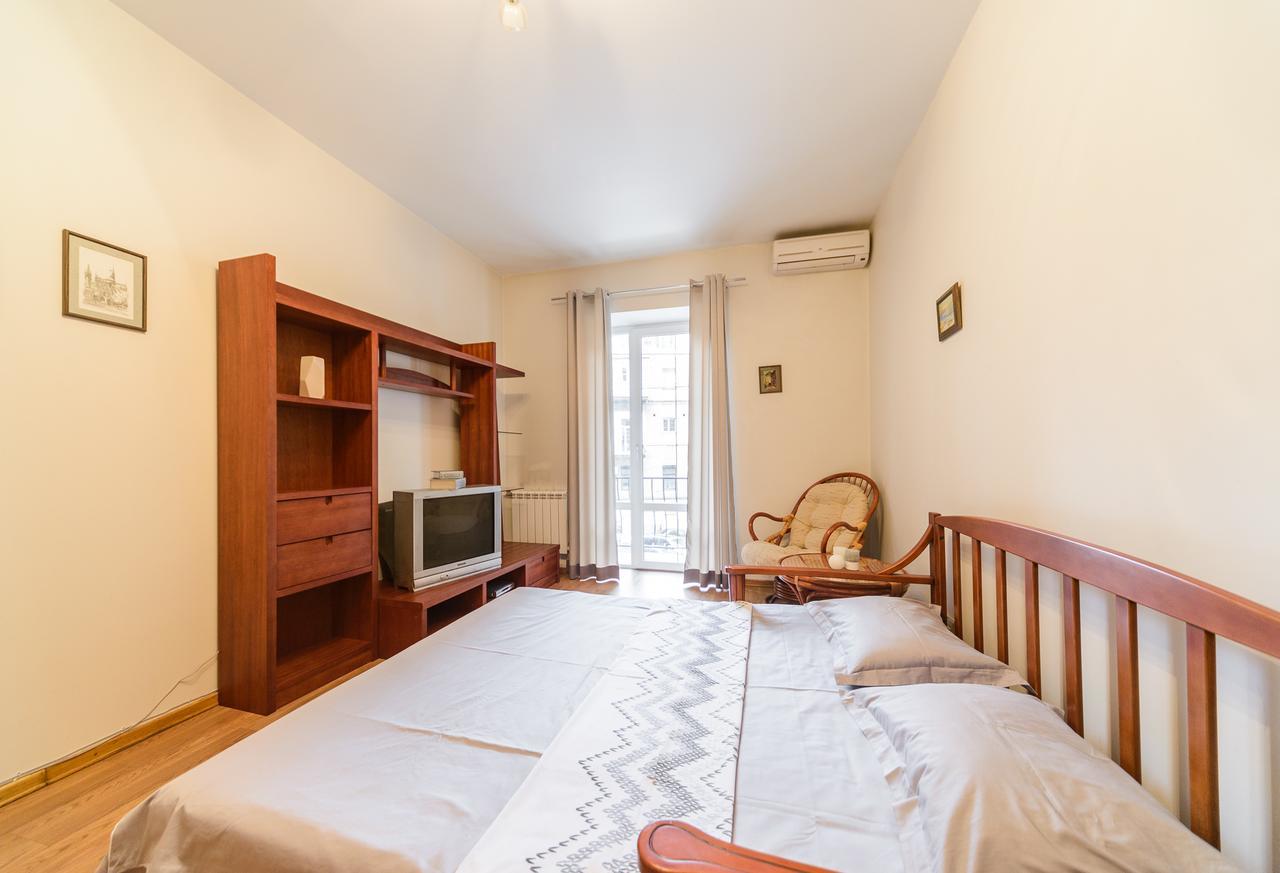 1-Room Apartments Kiev City Center Екстериор снимка